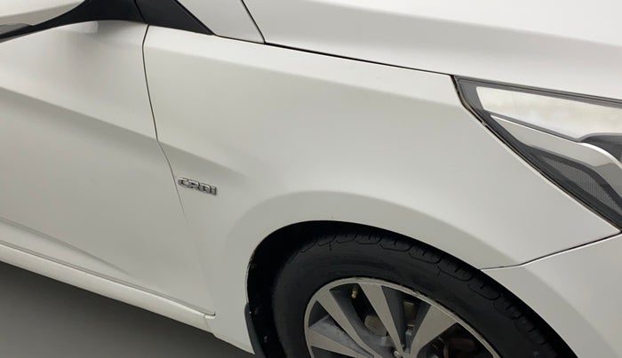2016 Hyundai Verna 1.6 CRDI SX, Diesel, Manual, 1,15,155 km, Right fender - Slight discoloration