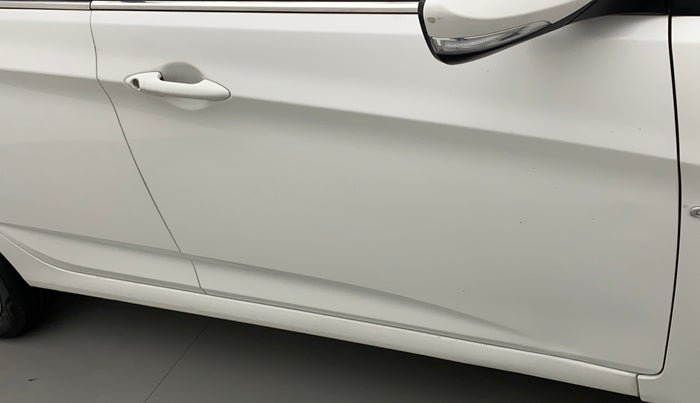 2016 Hyundai Verna 1.6 CRDI SX, Diesel, Manual, 1,15,155 km, Driver-side door - Paint has faded