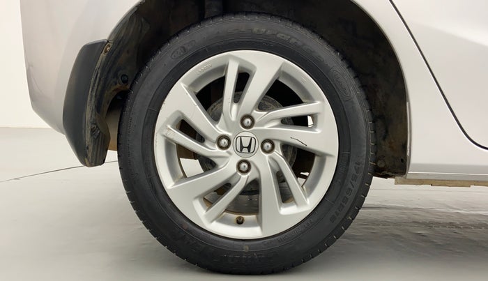 2016 Honda Jazz 1.2 V MT, Petrol, Manual, 27,819 km, Right Rear Wheel