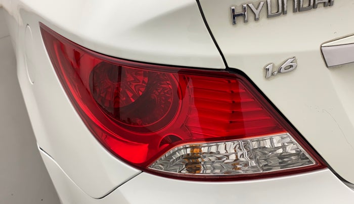 2013 Hyundai Verna FLUIDIC 1.6 VTVT SX, Petrol, Manual, 90,098 km, Left tail light - Reverse gear light not functional