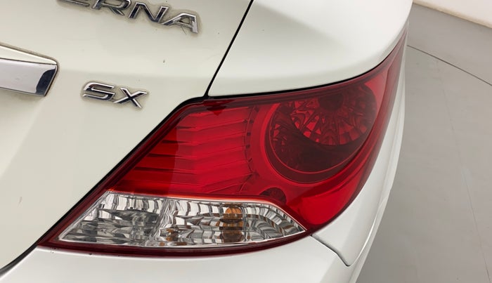 2013 Hyundai Verna FLUIDIC 1.6 VTVT SX, Petrol, Manual, 90,098 km, Right tail light - Reverse gear light not functional