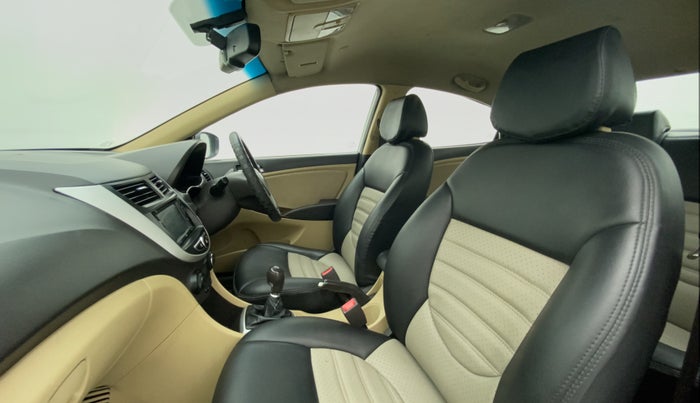 2013 Hyundai Verna FLUIDIC 1.6 VTVT SX, Petrol, Manual, 90,098 km, Right Side Front Door Cabin