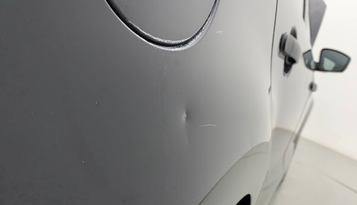 2012 Volkswagen Polo COMFORTLINE 1.2L, Diesel, Manual, 79,736 km, Right quarter panel - Slightly dented