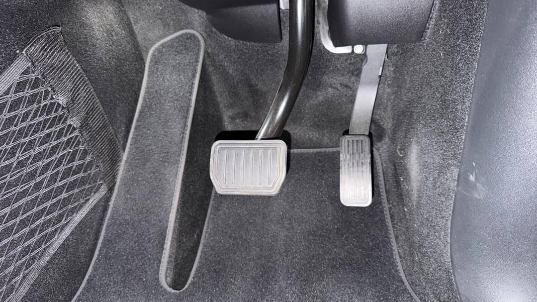 2023 Tesla Model Y Rear-wheel Drive, Automatic, 60107 km, Pedals and Footmat