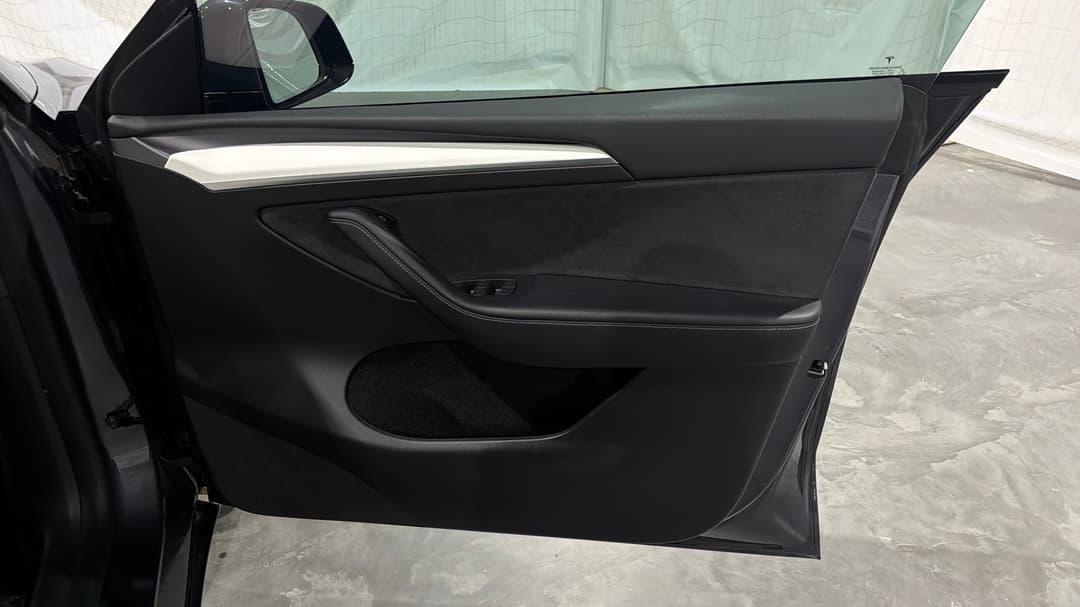 2023 Tesla Model Y Rear-wheel Drive, Automatic, 60107 km, Speaker View