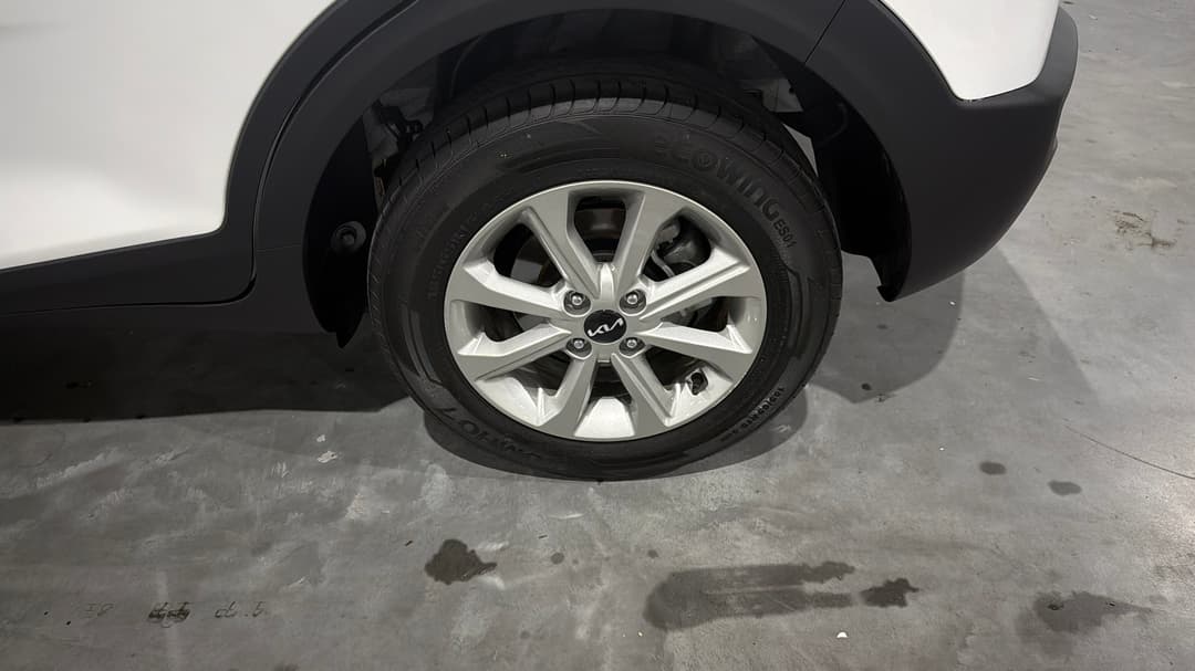 2024 Kia Stonic S, Automatic, 14623 km, Left Rear Wheel