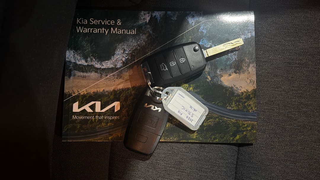 2024 Kia Stonic S, Automatic, 14623 km, Key Close-up