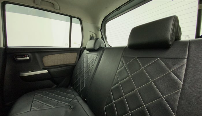 2015 Maruti Wagon R 1.0 VXI, Petrol, Manual, 31,108 km, Right Side Rear Door Cabin
