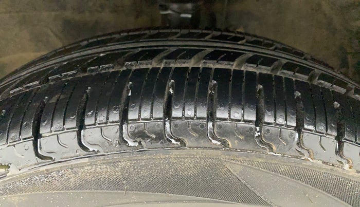 2015 Maruti Wagon R 1.0 VXI, Petrol, Manual, 31,108 km, Left Front Tyre Tread