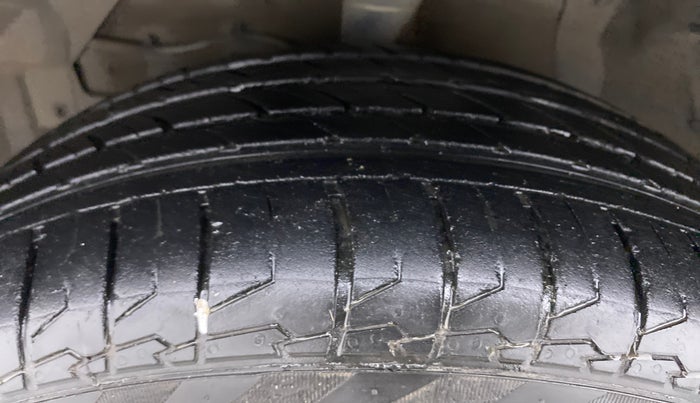 2020 Maruti S Cross ALPHA 1.5 SMART HYBRID, Petrol, Manual, 14,760 km, Left Front Tyre Tread