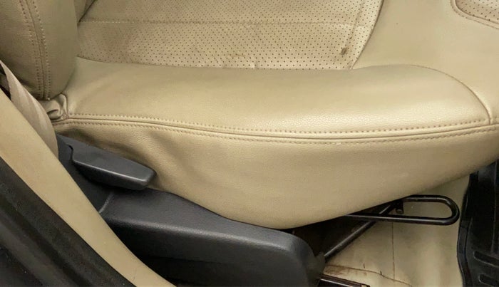 2013 Nissan Terrano XV D THP PREMIUM 110 PS, Diesel, Manual, 96,928 km, Driver seat - Seat adjuster makes minor noise