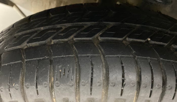 2016 Maruti Omni 5 SEATER, Petrol, Manual, 18,835 km, Left Front Tyre Tread