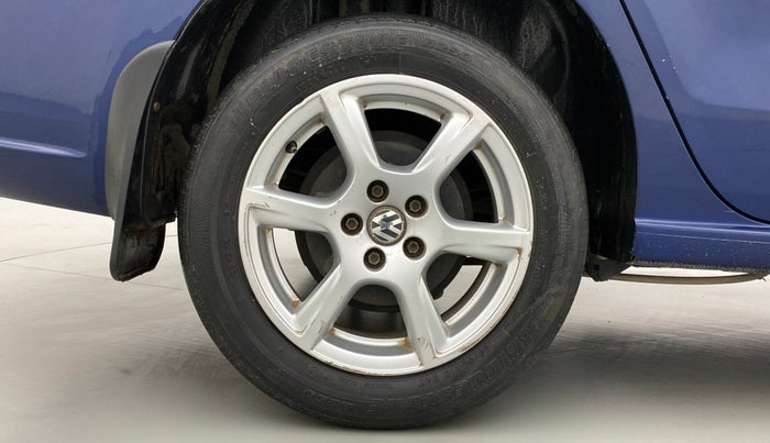 2013 Volkswagen Vento HIGHLINE PETROL AT, Petrol, Automatic, 84,986 km, Right Rear Wheel