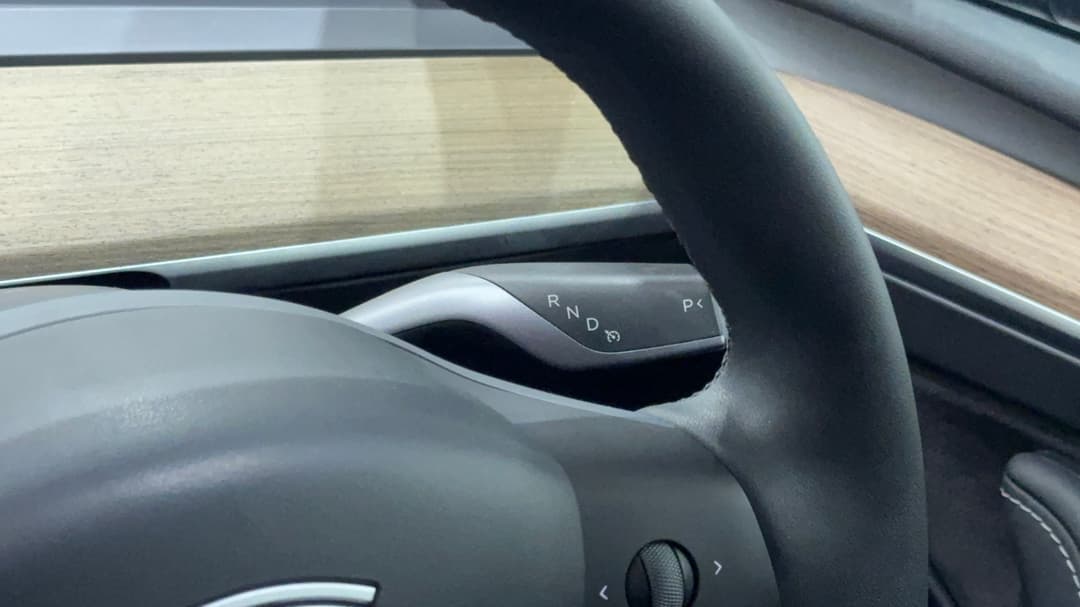 2023 Tesla Model Y Rear-wheel Drive, Automatic, 36322 km, Gear Lever 
