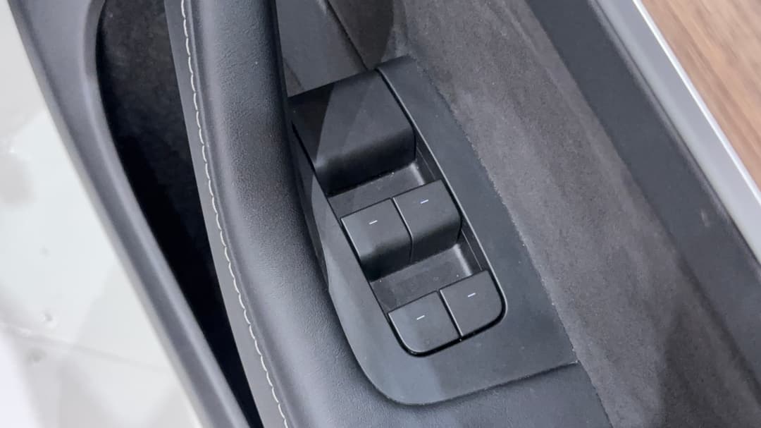 2023 Tesla Model Y Rear-wheel Drive, Automatic, 36322 km, Drivers Side Door Panel Controls