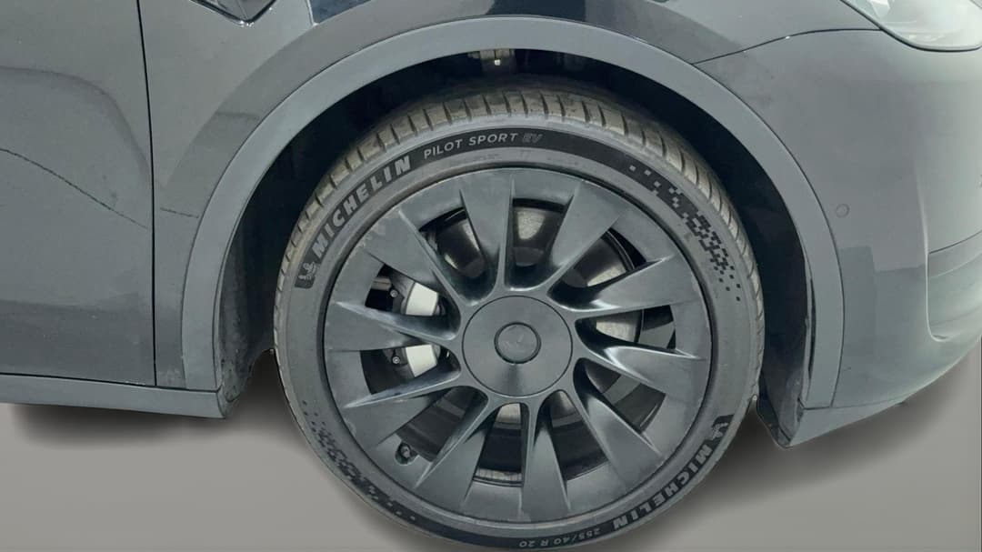 2023 Tesla Model Y Rear-wheel Drive, Automatic, 36322 km, Right Front Wheel
