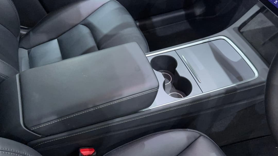2023 Tesla Model Y Rear-wheel Drive, Automatic, 36322 km, Center Console