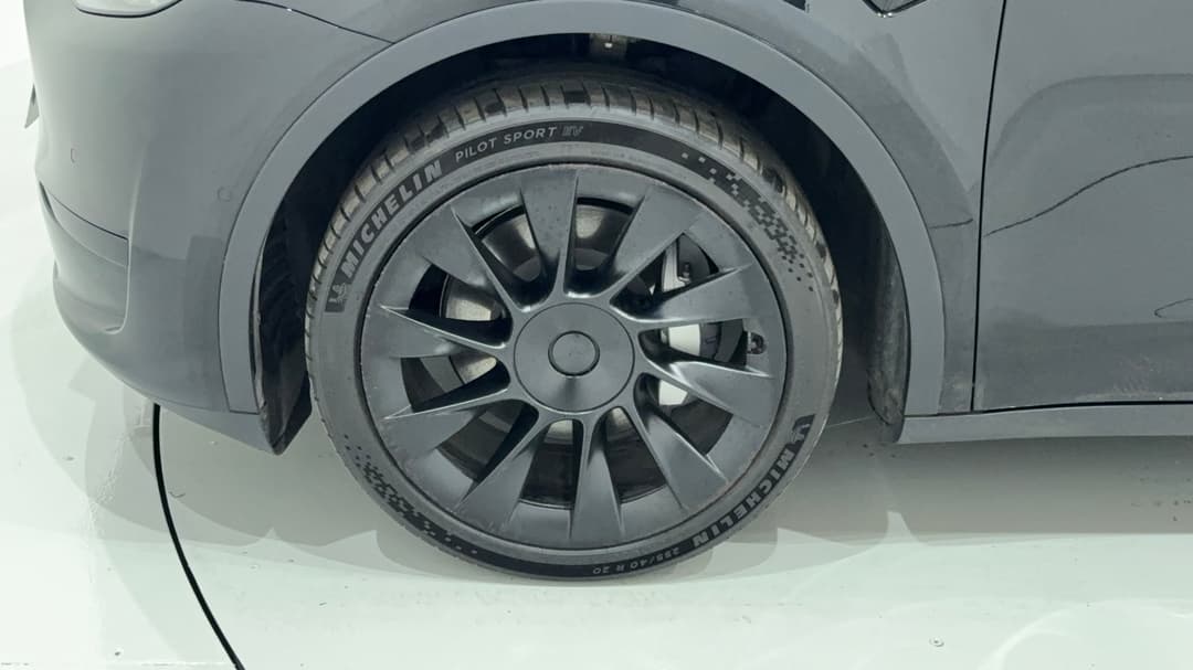2023 Tesla Model Y Rear-wheel Drive, Automatic, 36322 km, Left Front Wheel