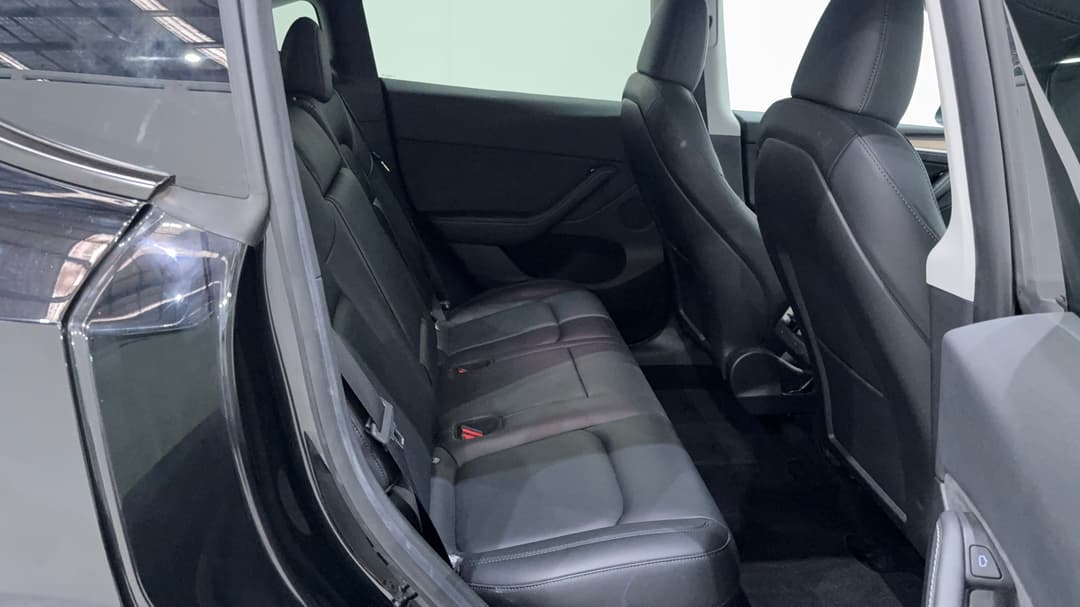 2023 Tesla Model Y Rear-wheel Drive, Automatic, 36322 km, Right Side Rear Door Cabin View