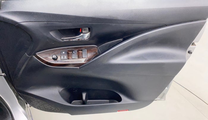 2018 Toyota Innova Crysta 2.8 GX AT 8 STR, Diesel, Automatic, 72,202 km, Driver Side Door Panels Control