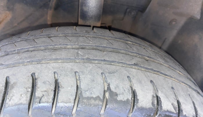 2016 Datsun Go T (O), Petrol, Manual, 70,543 km, Right Front Tyre Tread