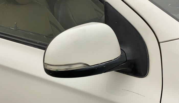 2011 Hyundai i20 SPORTZ (O) 1.2, Petrol, Manual, 32,464 km, Right rear-view mirror - Indicator light has minor damage