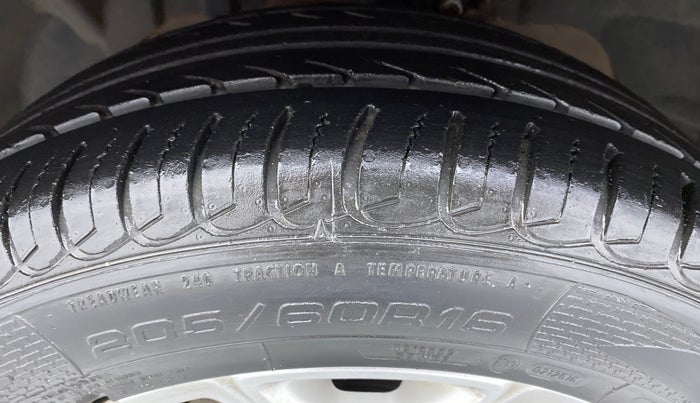 2015 Ford Ecosport 1.5 TITANIUM TI VCT, Petrol, Manual, 34,218 km, Left Front Tyre Tread