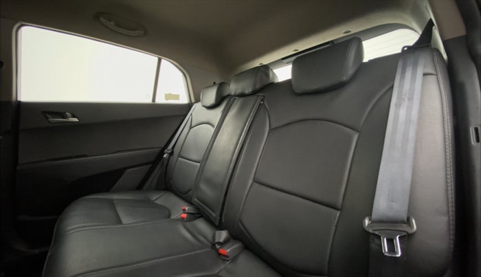 2016 Hyundai Creta 1.6 CRDI SX PLUS AUTO, Diesel, Automatic, 33,800 km, Right Side Rear Door Cabin