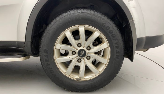2016 Mahindra XUV500 W10 AT, Diesel, Automatic, 93,153 km, Left Rear Wheel