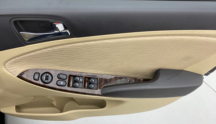 2014 Hyundai Verna FLUIDIC 1.4 VTVT CX, Petrol, Manual, 74,895 km, Driver Side Door Panels Control