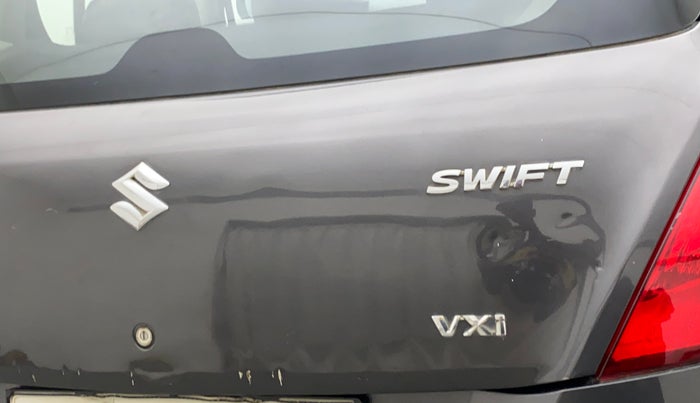 2015 Maruti Swift VXI, Petrol, Manual, 88,278 km, Dicky (Boot door) - Minor scratches