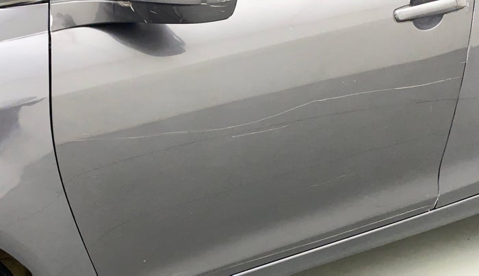 2015 Maruti Swift VXI, Petrol, Manual, 88,278 km, Front passenger door - Minor scratches