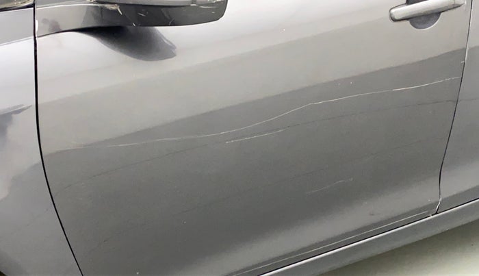 2015 Maruti Swift VXI, Petrol, Manual, 88,278 km, Front passenger door - Slightly dented