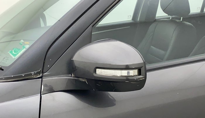 2015 Maruti Swift VXI, Petrol, Manual, 88,278 km, Left rear-view mirror - Cover has minor damage