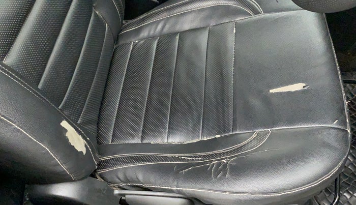 2015 Maruti Swift VXI, Petrol, Manual, 88,278 km, Driver seat - Cover slightly torn