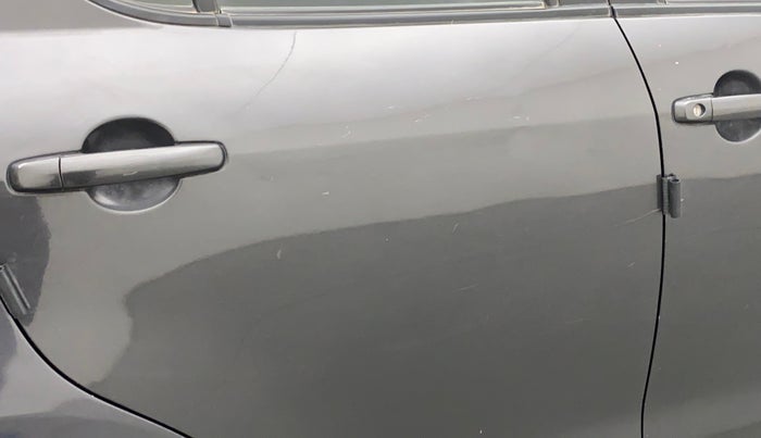 2015 Maruti Swift VXI, Petrol, Manual, 88,278 km, Right rear door - Minor scratches