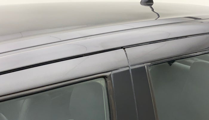 2015 Maruti Swift VXI, Petrol, Manual, 88,278 km, Left B pillar - Paint is slightly faded