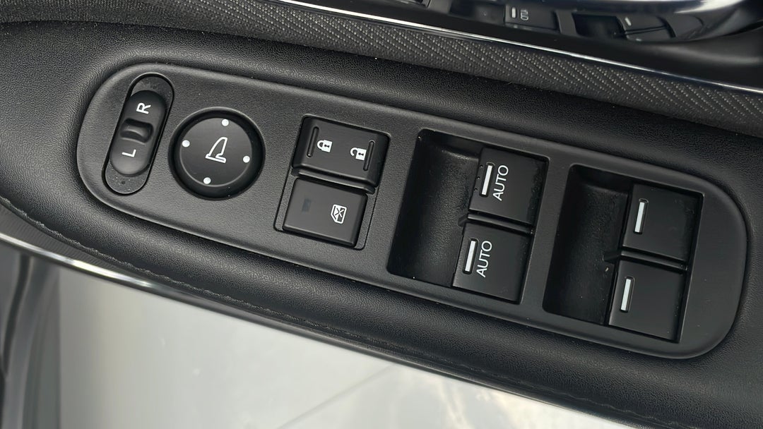 2021 Honda HR-V Vti-s, Automatic, 18537 km, Drivers Side Door Panel Controls