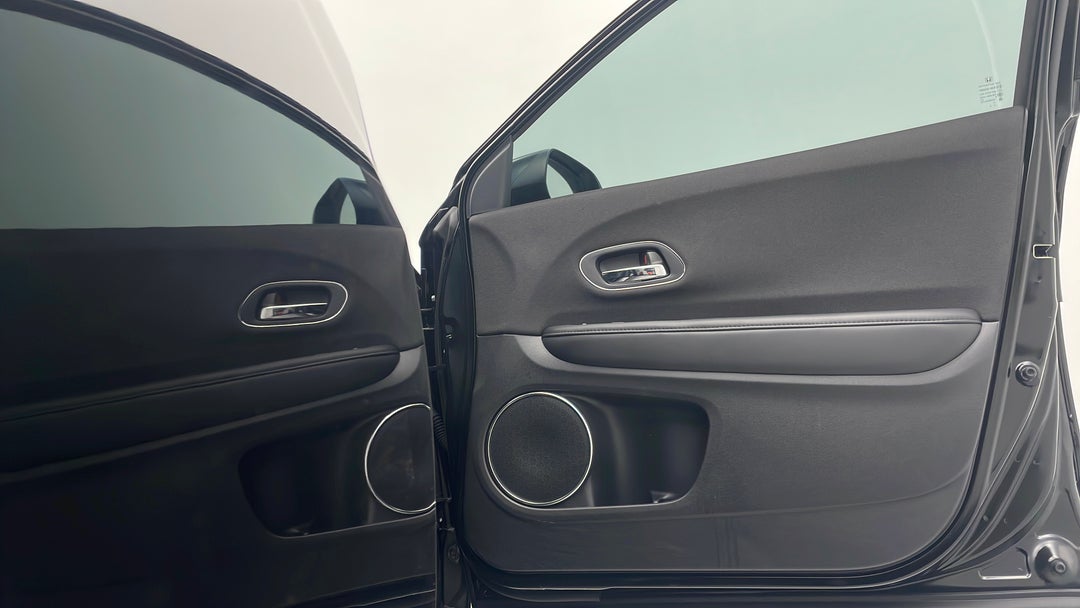 2021 Honda HR-V Vti-s, Automatic, 18537 km, Speaker View