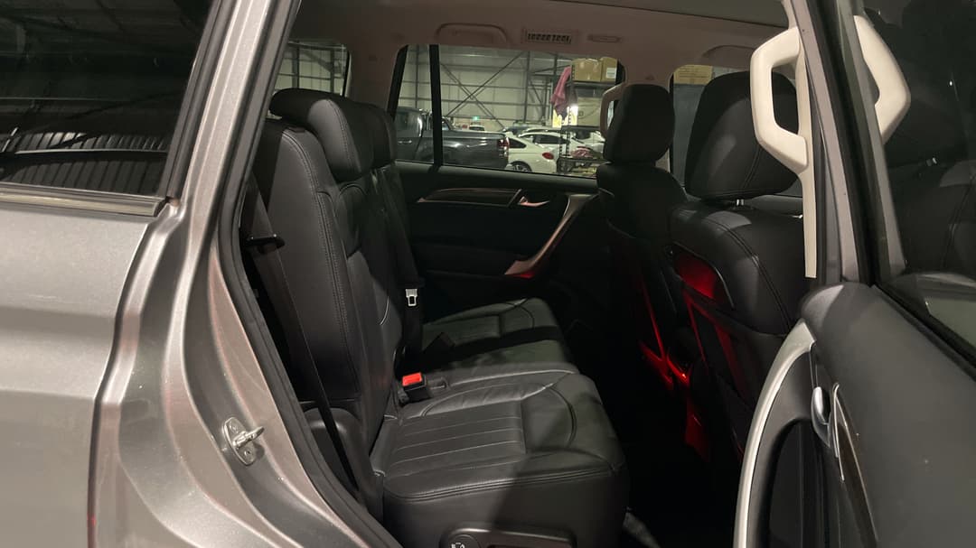 2021 Haval H9 Ultra, Automatic, 112999 km, Right Side Rear Door Cabin View