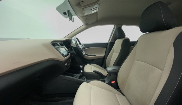 2016 Hyundai Elite i20 ASTA 1.2 (O), Petrol, Manual, 76,810 km, Right Side Front Door Cabin