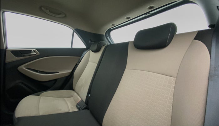 2016 Hyundai Elite i20 ASTA 1.2 (O), Petrol, Manual, 76,810 km, Right Side Rear Door Cabin