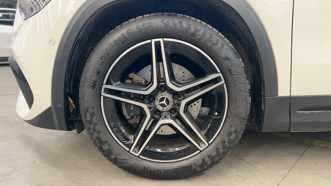 2021 Mercedes-benz GLA 200, Automatic, 77243 km, Left Front Wheel