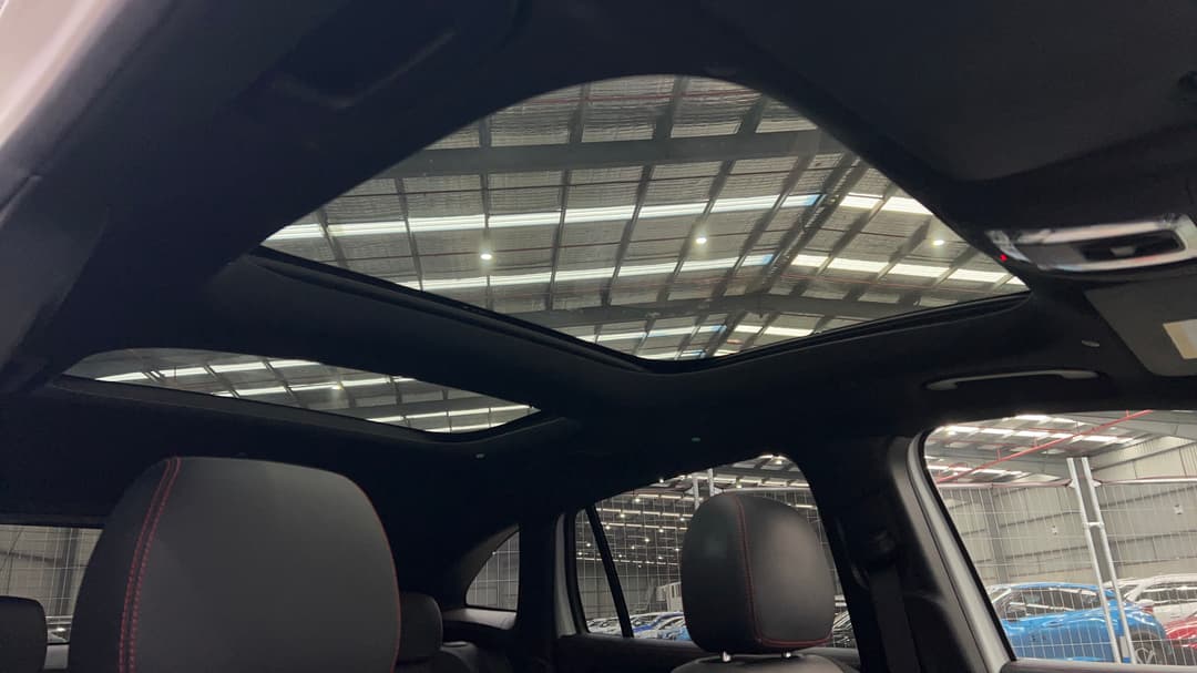 2021 Mercedes-benz GLA 200, Automatic, 77243 km, Interior Sunroof/Moonroof