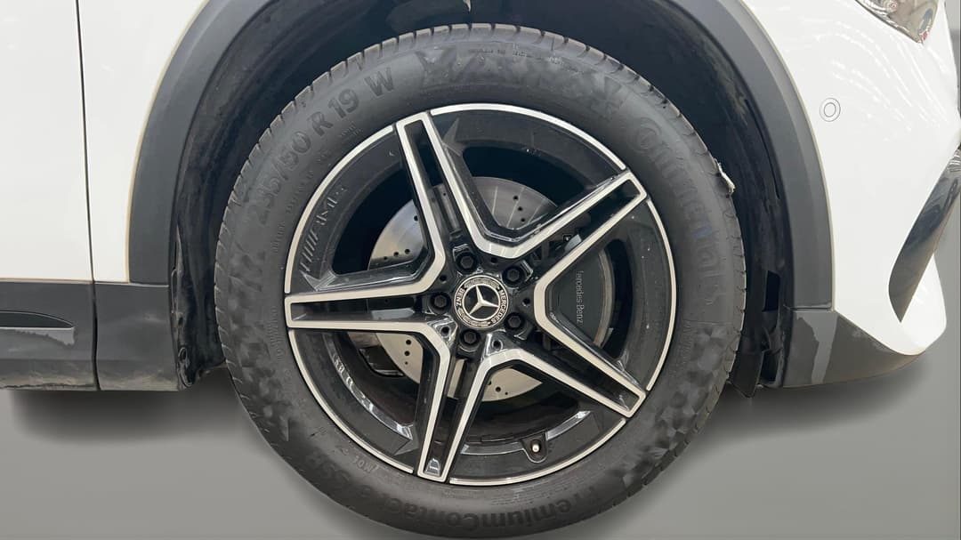 2021 Mercedes-benz GLA 200, Automatic, 77243 km, Right Front Wheel