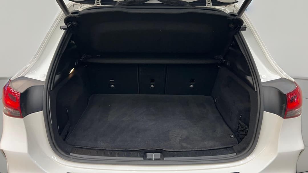 2021 Mercedes-benz GLA 200, Automatic, 77243 km, Boot Inside View