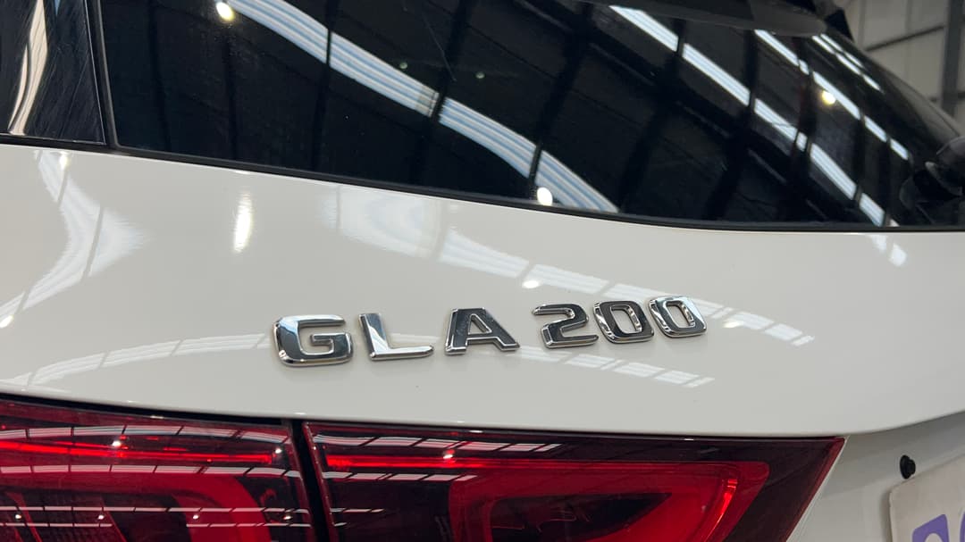 2021 Mercedes-benz GLA 200, Automatic, 77243 km, Badge (Boot Left Side)