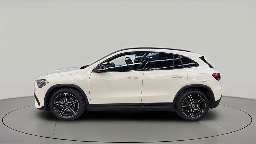 2021 Mercedes-benz GLA 200, Automatic, 77243 km, Left Side View