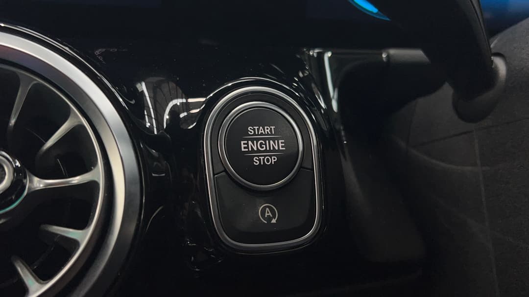 2021 Mercedes-benz GLA 200, Automatic, 77243 km, Keyless / Button Start