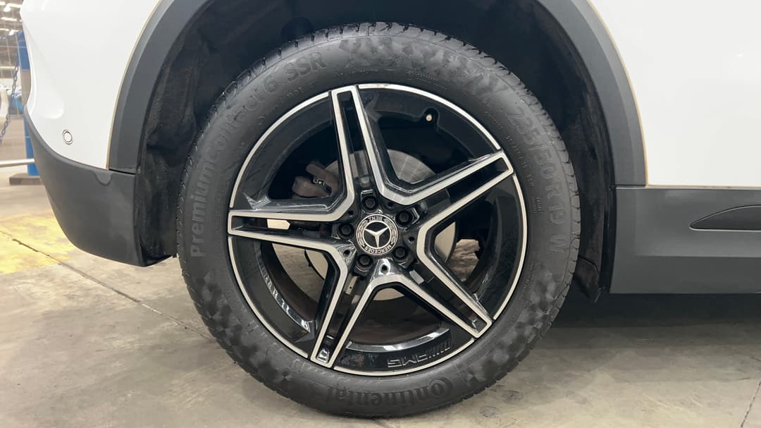2021 Mercedes-benz GLA 200, Automatic, 77243 km, Right Rear Wheel